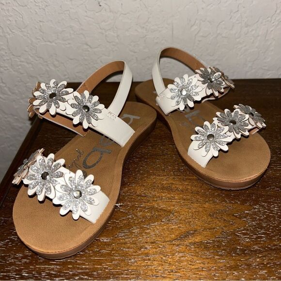 Bebe Flower Sling Back Sandal Shoes - Picture 9 of 9
